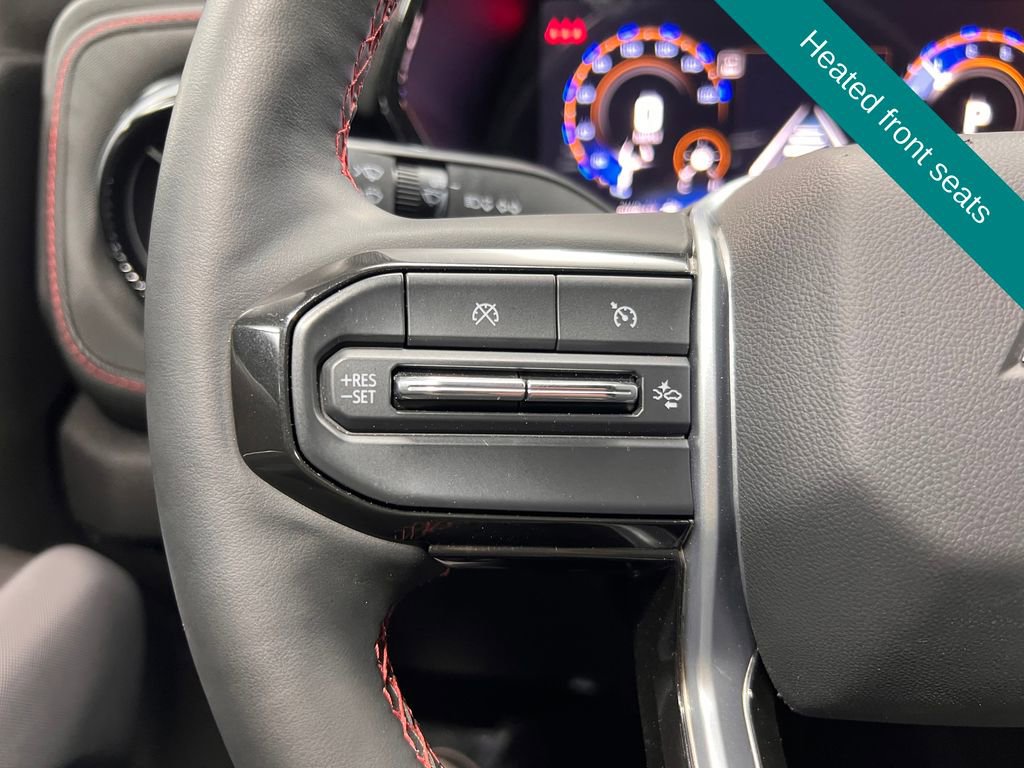 Used 2025 Chevrolet Colorado Z71 w/ Midnight Edition image 10