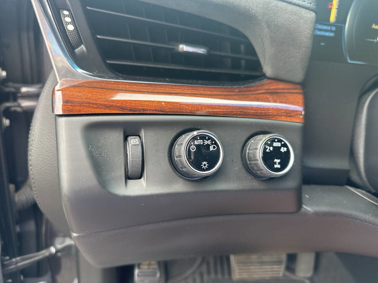 Used 2015 Cadillac Escalade ESV Luxury image 35