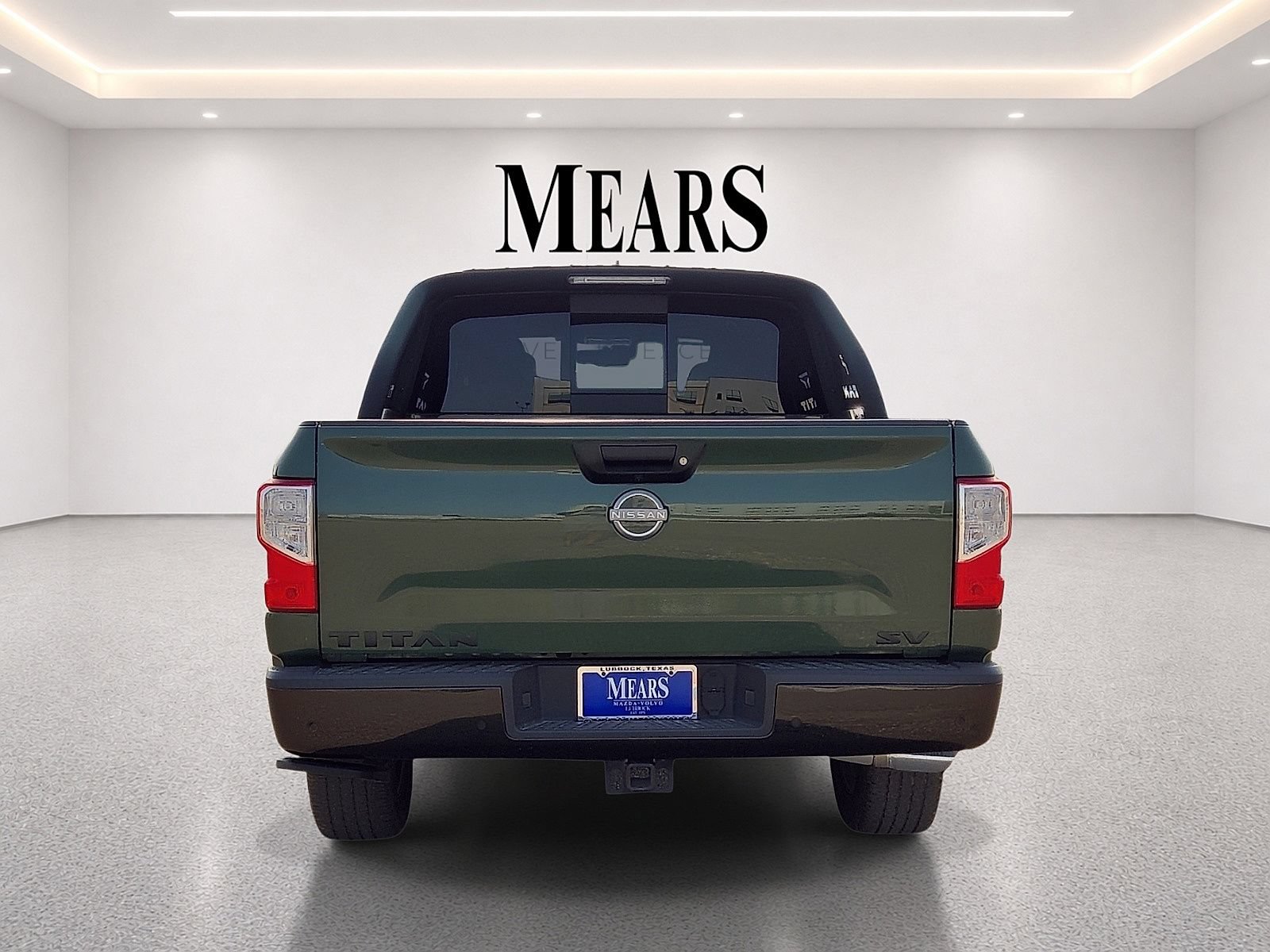 Used 2024 Nissan Titan SV w/ SV Bronze Edition Package RWD image 4