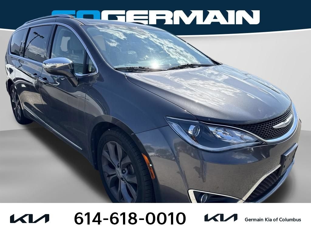 Used 2017 Chrysler Pacifica Limited w/ UConnect Theater Package FWD image 6