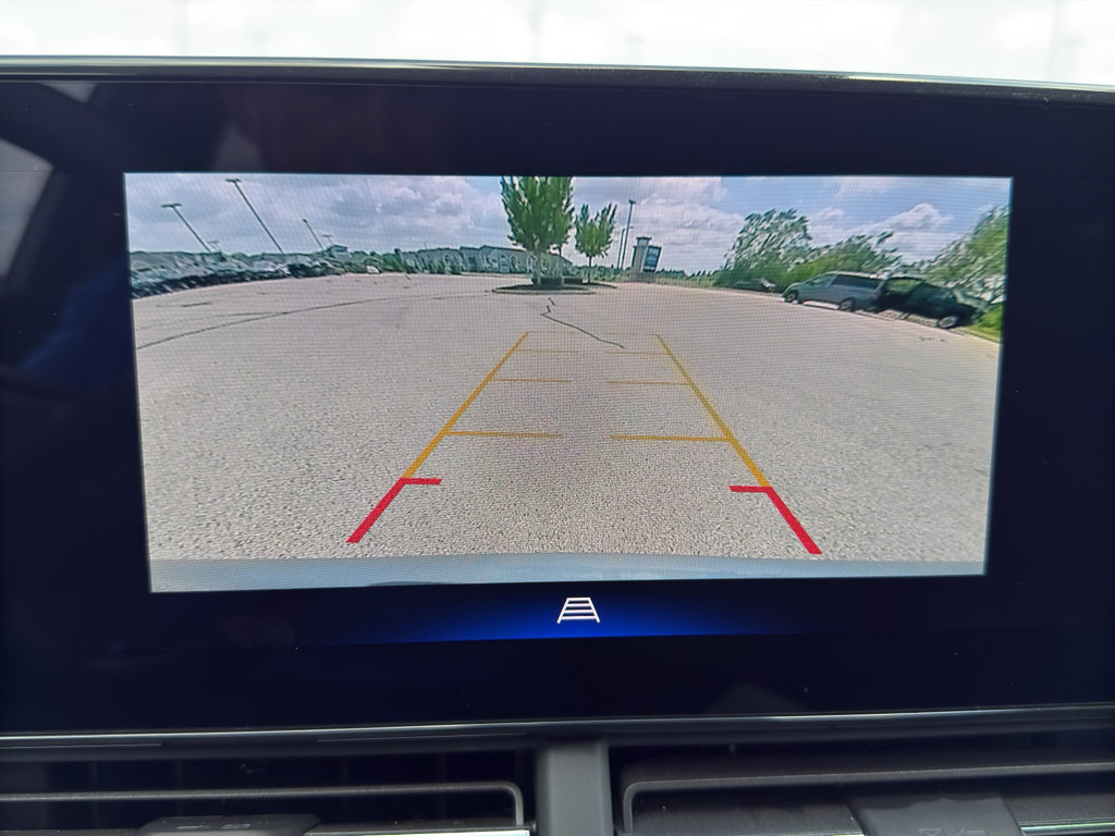 Used 2025 Chevrolet Trax LT FWD image 25