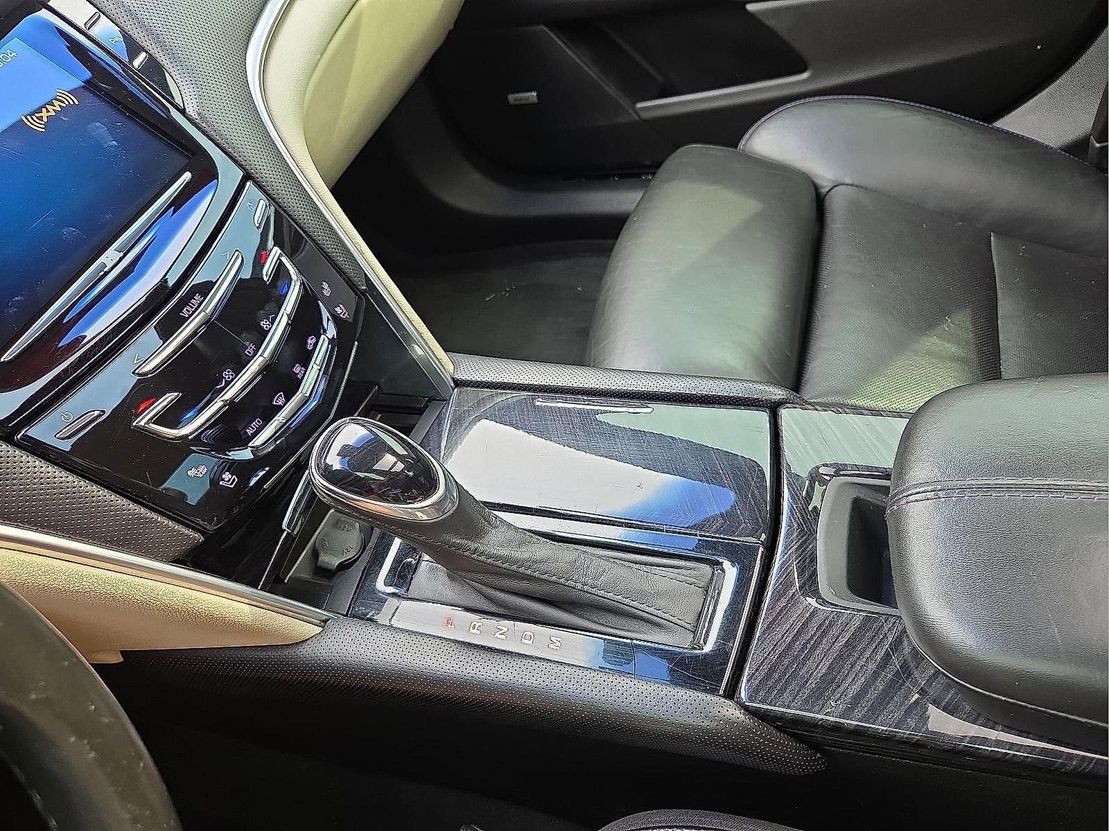 Used 2013 Cadillac XTS Platinum AWD/4WD image 25