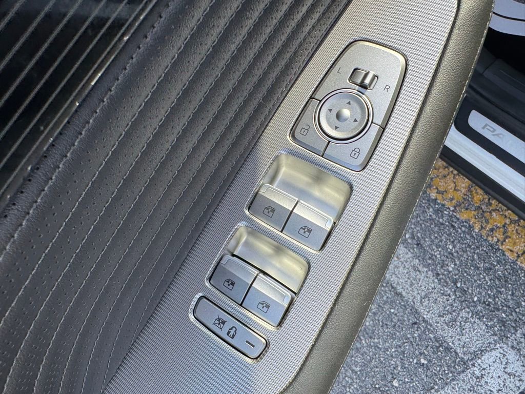 Used 2023 Hyundai Palisade Calligraphy image 19