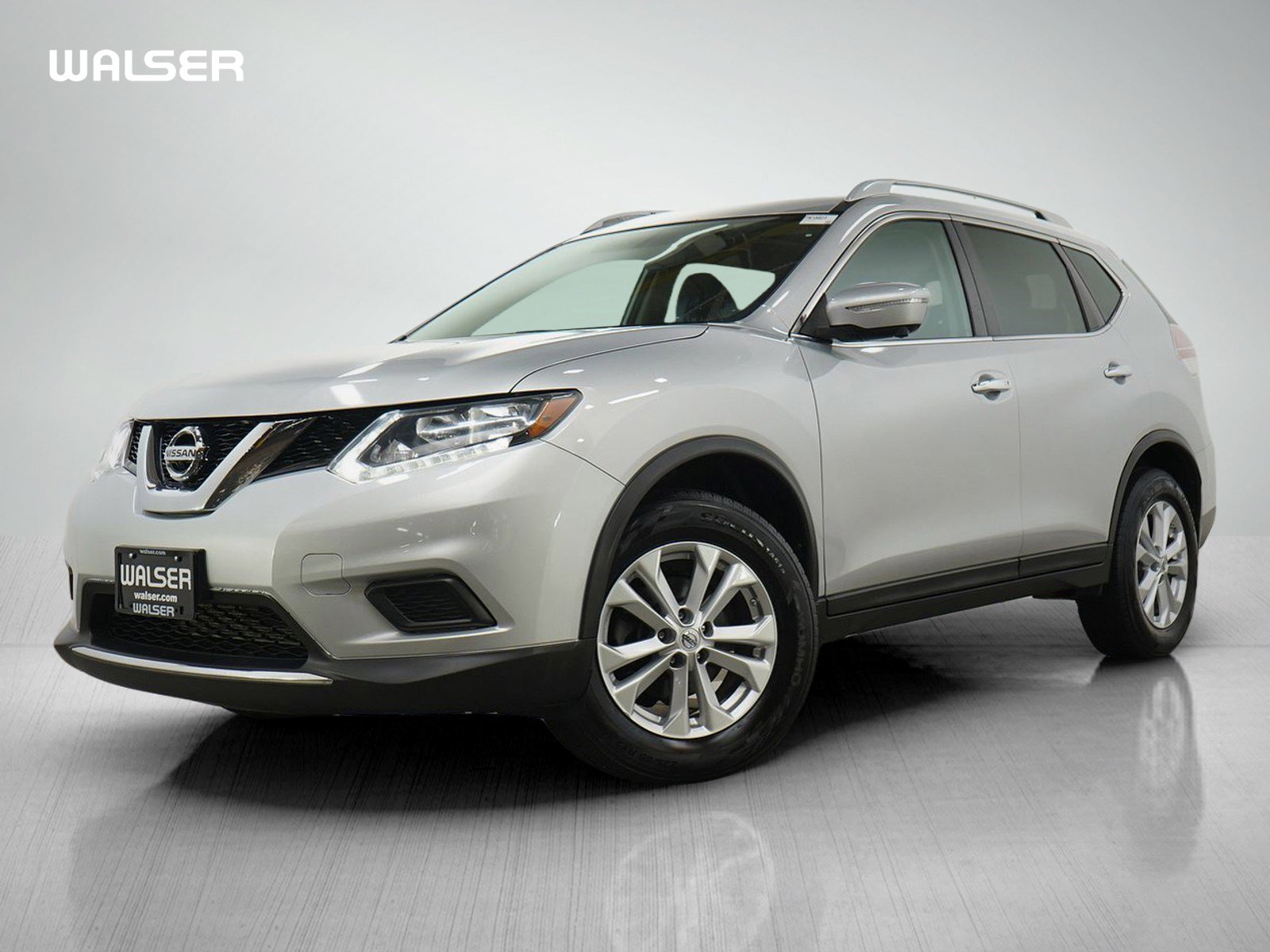 Used 2015 Nissan Rogue SV w/ SV Premium Package AWD/4WD image 1
