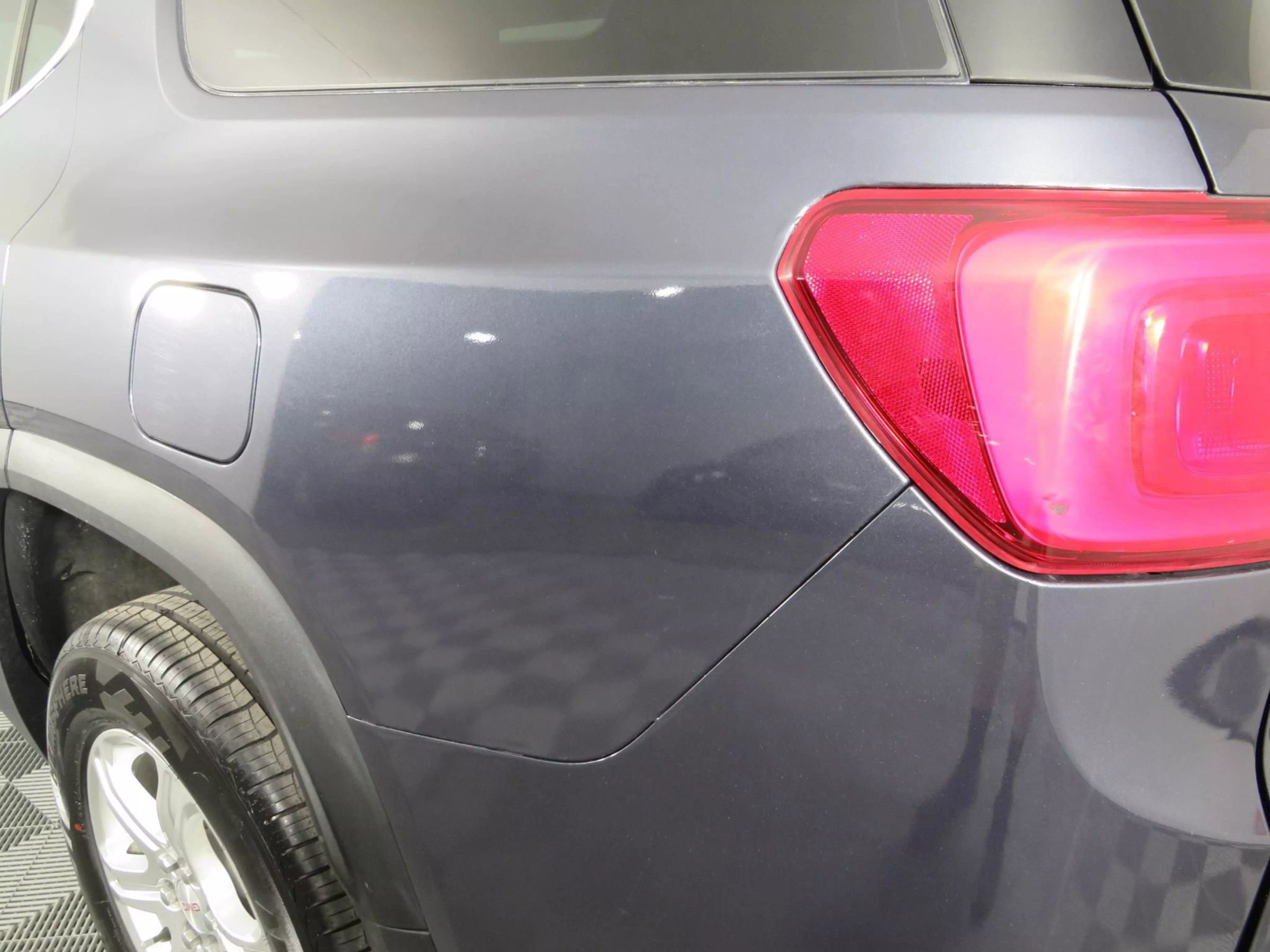 Used 2019 GMC Acadia SLE w/ LPO, Floor Liner Package image 29