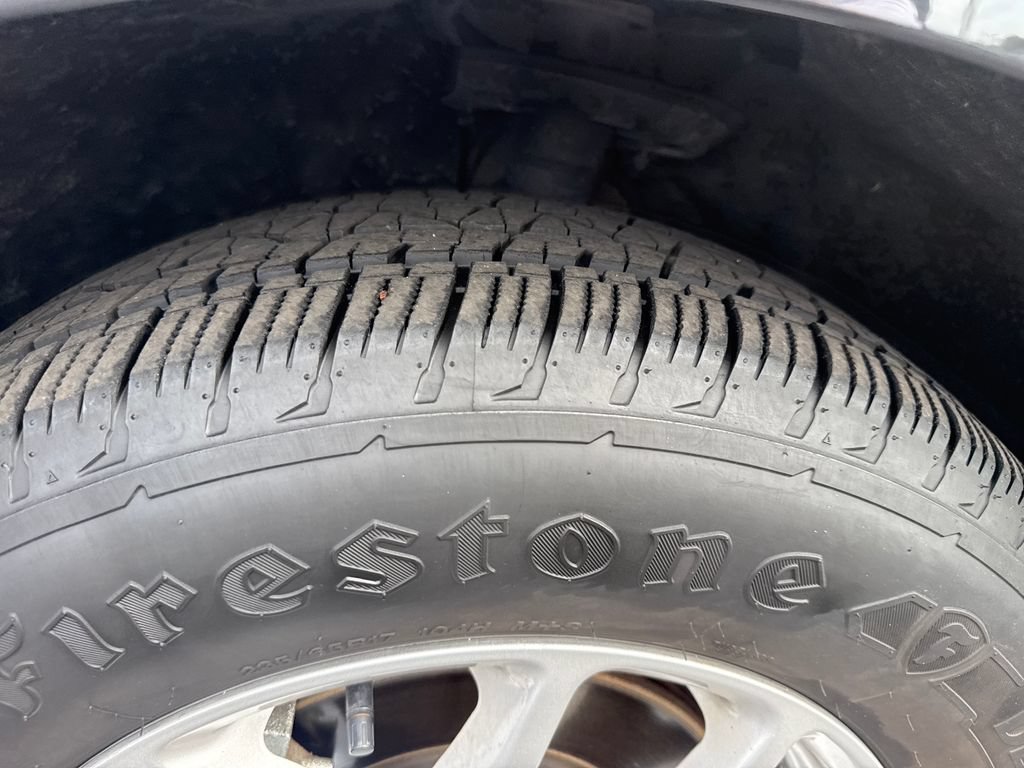 Used 2023 Chrysler Voyager LX FWD image 23
