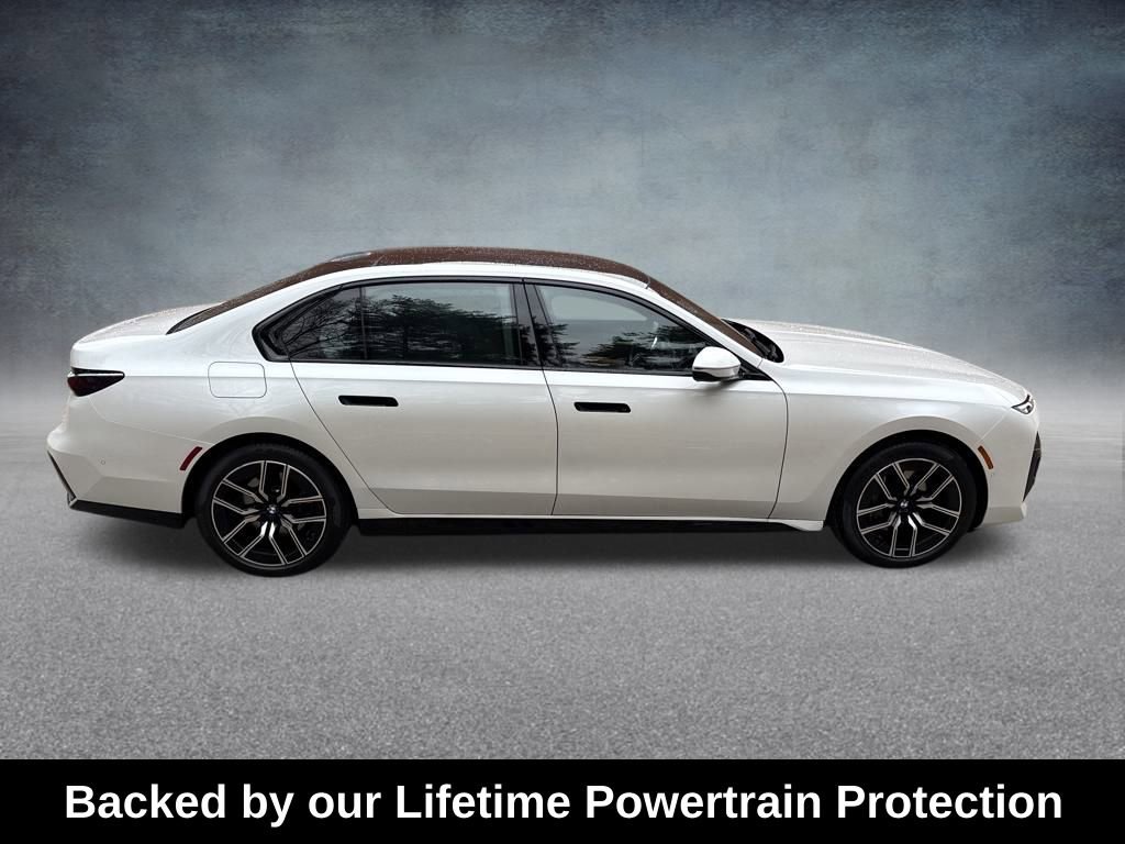 Used 2025 BMW 740i xDrive AWD/4WD image 7