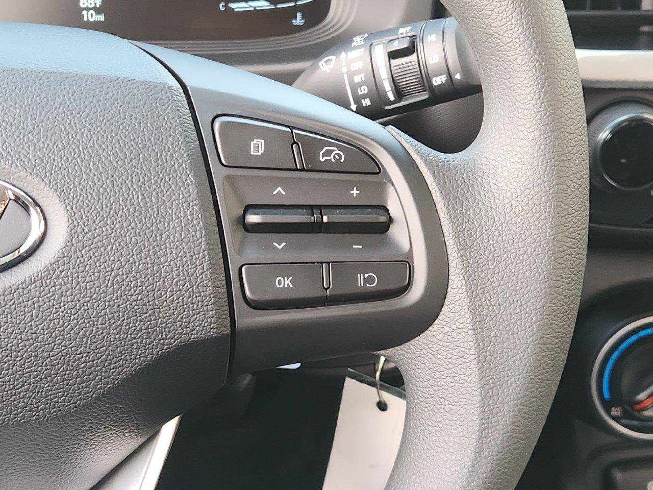New 2026 Hyundai Venue SE FWD image 25
