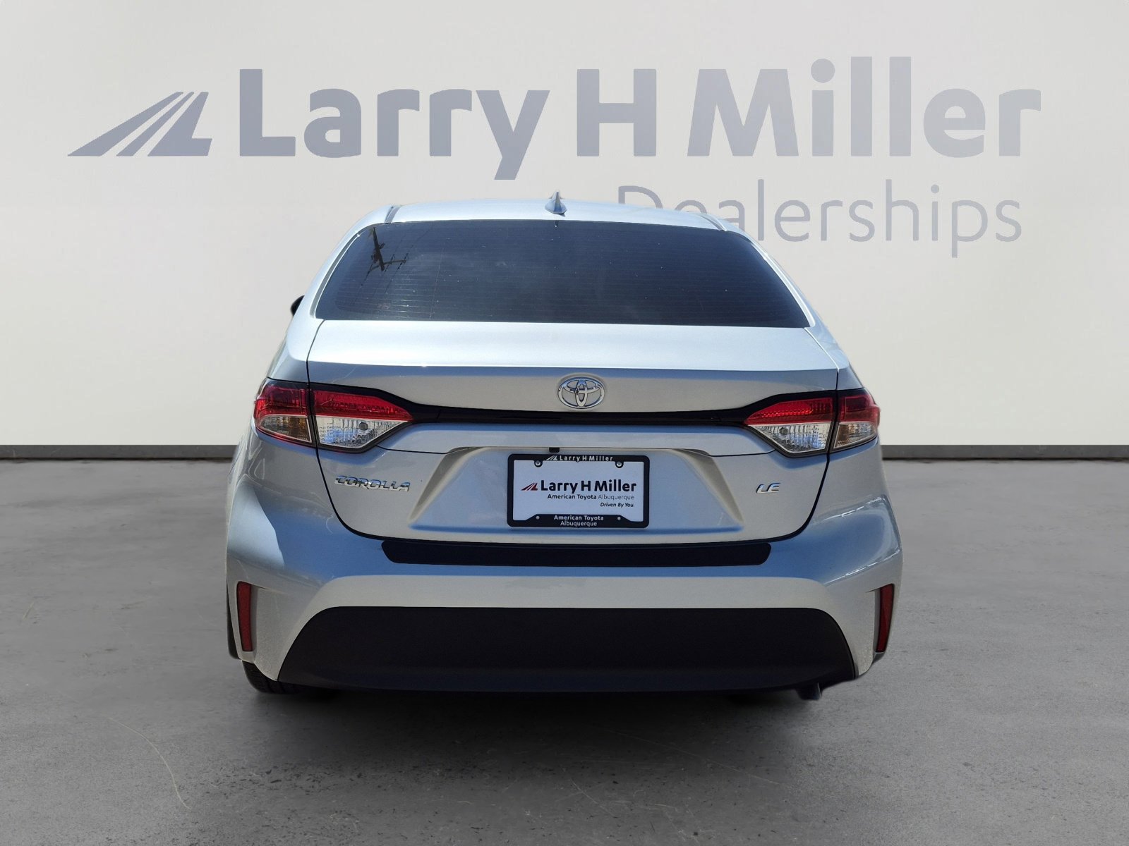 Used 2026 Toyota Corolla LE FWD image 4