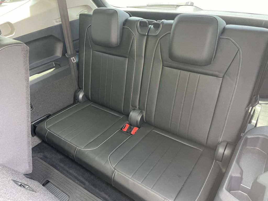 Used 2022 Volkswagen Tiguan SE FWD image 15