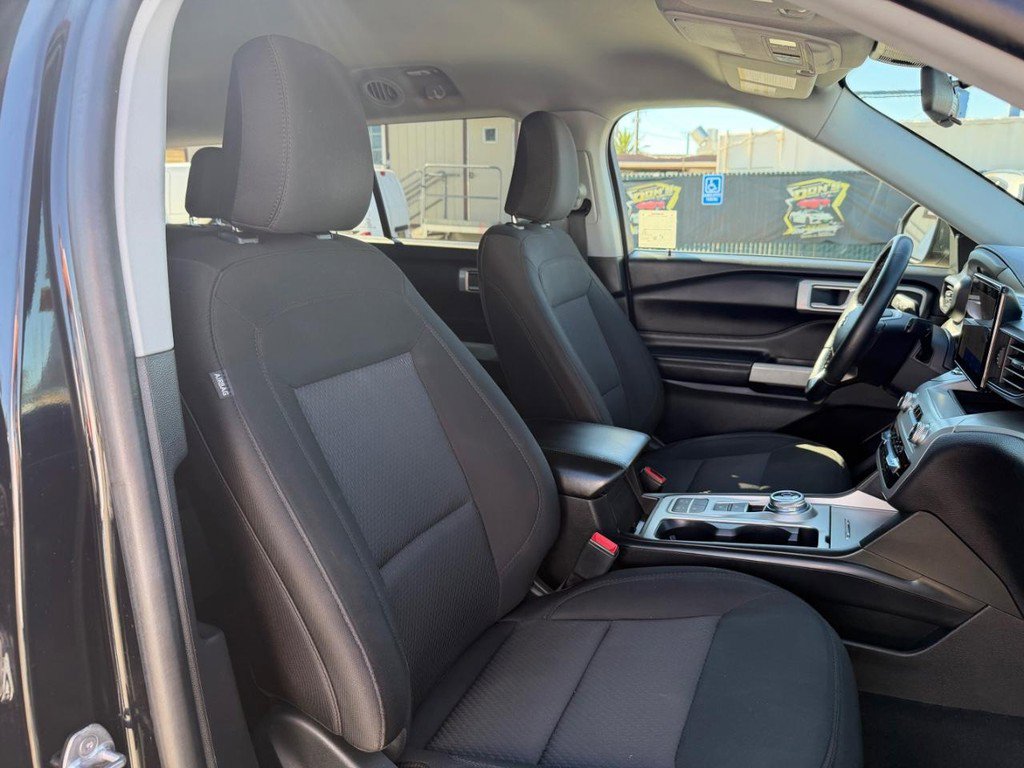 Used 2022 Ford Explorer XLT image 22