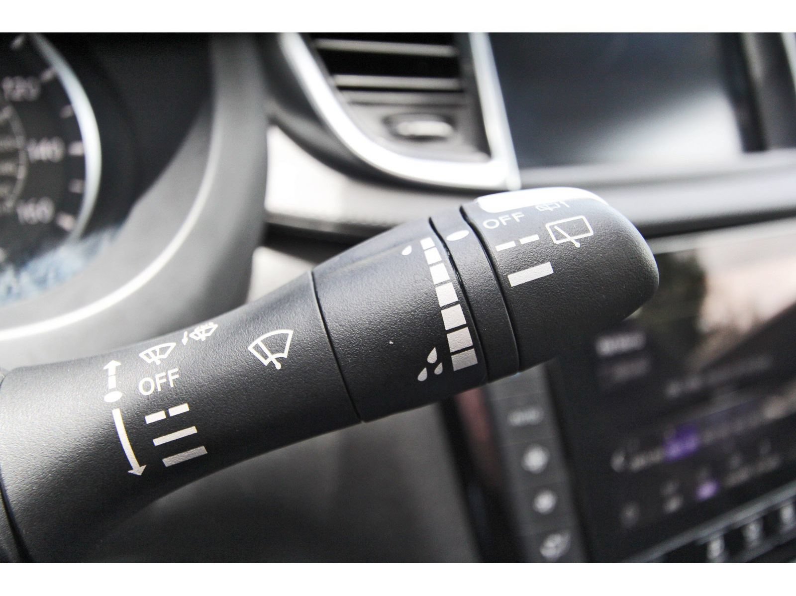 Used 2025 INFINITI QX50 Luxe AWD/4WD image 18