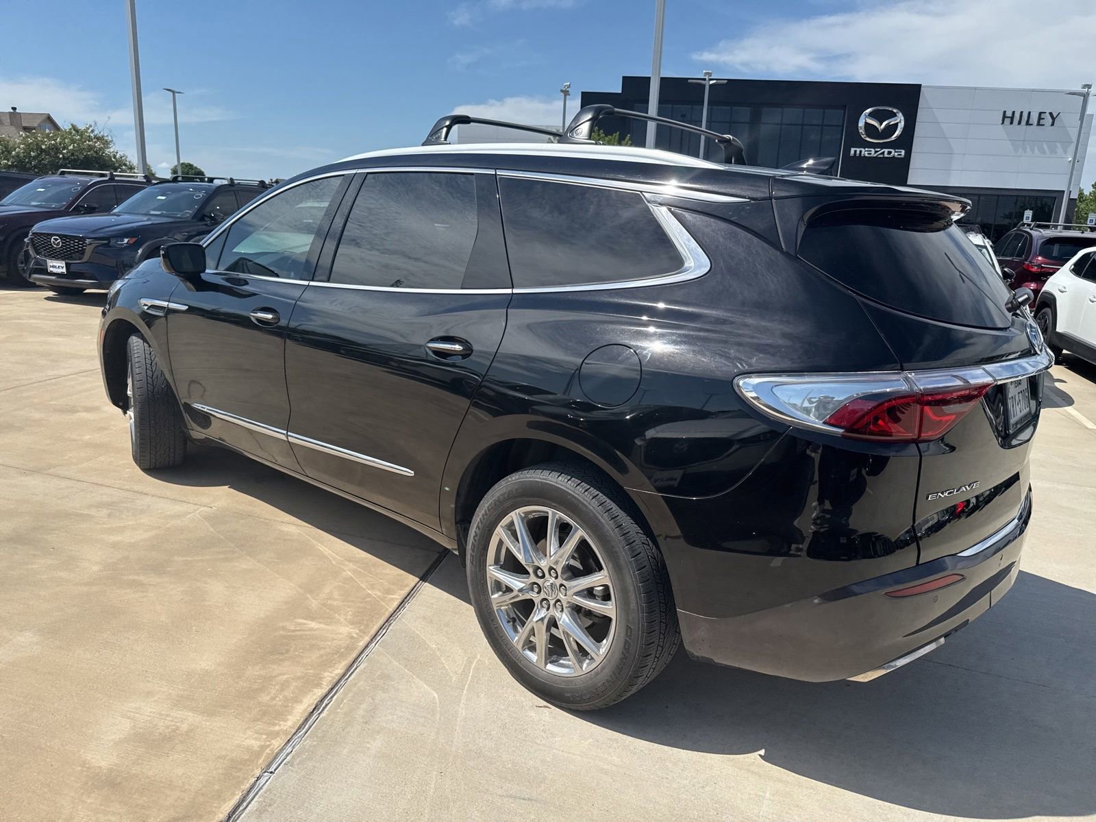 Used 2023 Buick Enclave Essence w/ Experience Buick Package FWD image 16