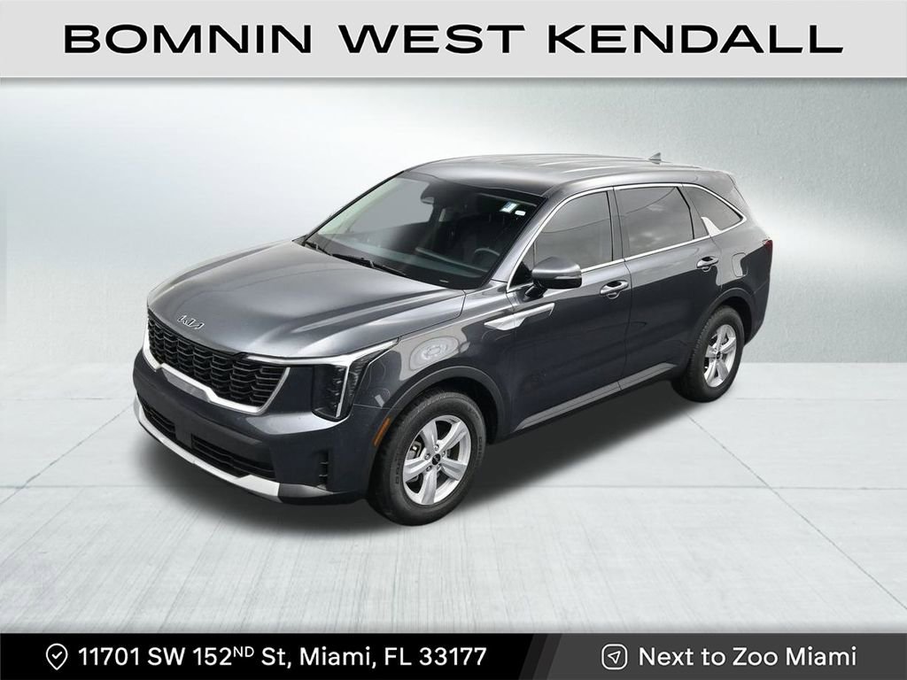 Used 2024 Kia Sorento LX image 12