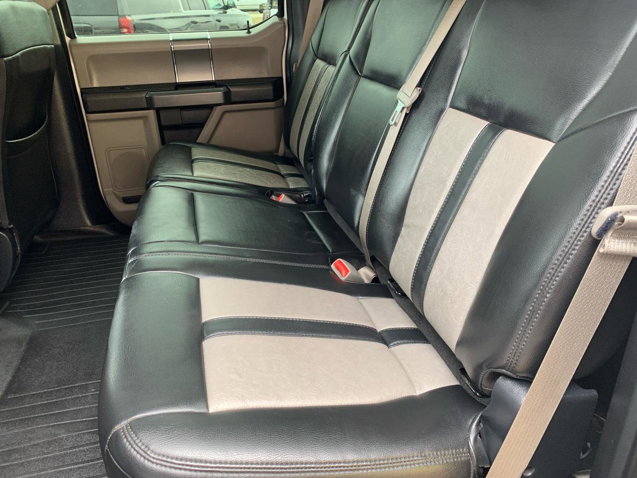 Used 2015 Ford F150 XLT w/ Equipment Group 302A Luxury image 24