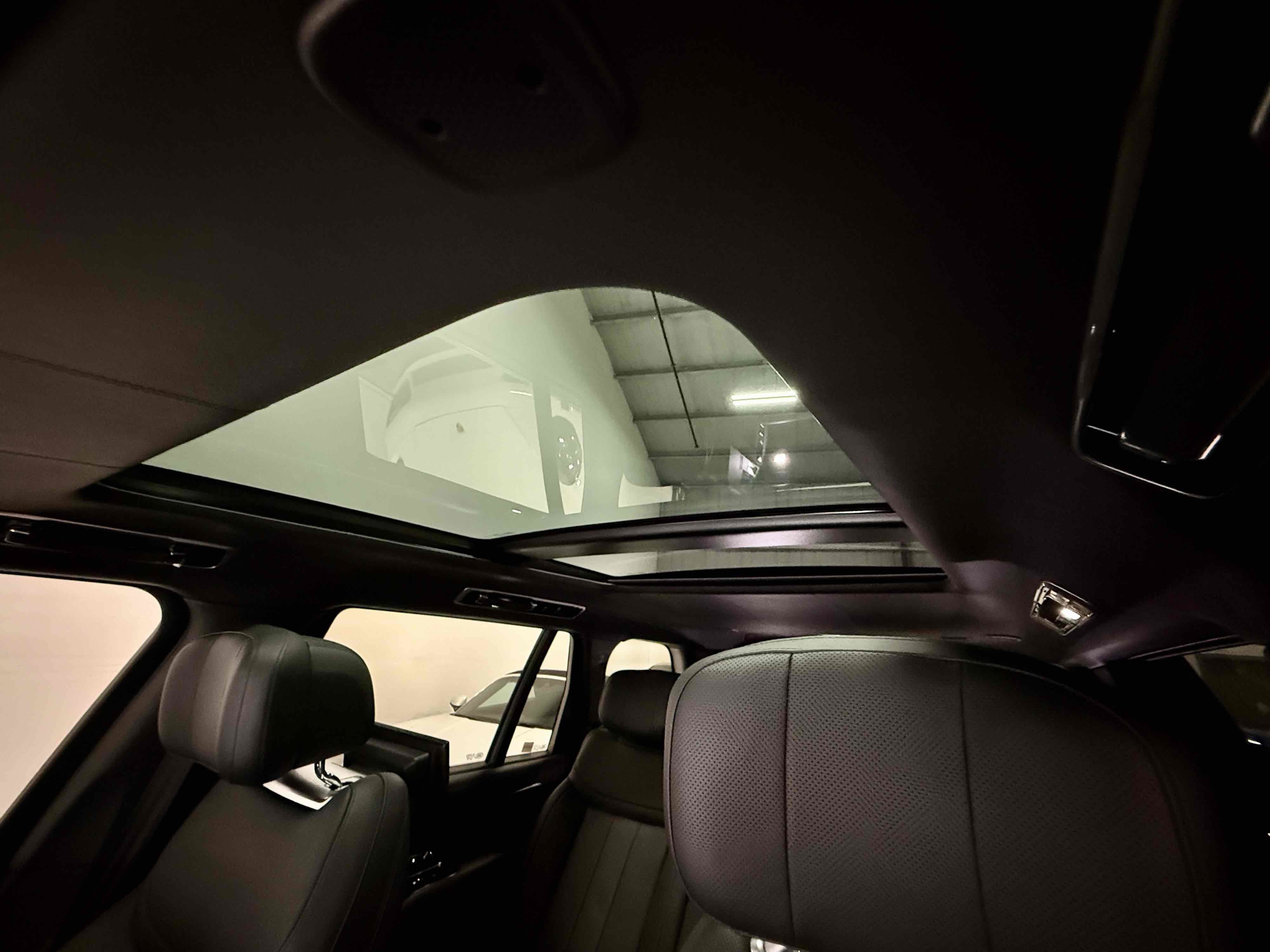 Used 2025 Land Rover Range Rover Long Wheelbase Autobiography image 79