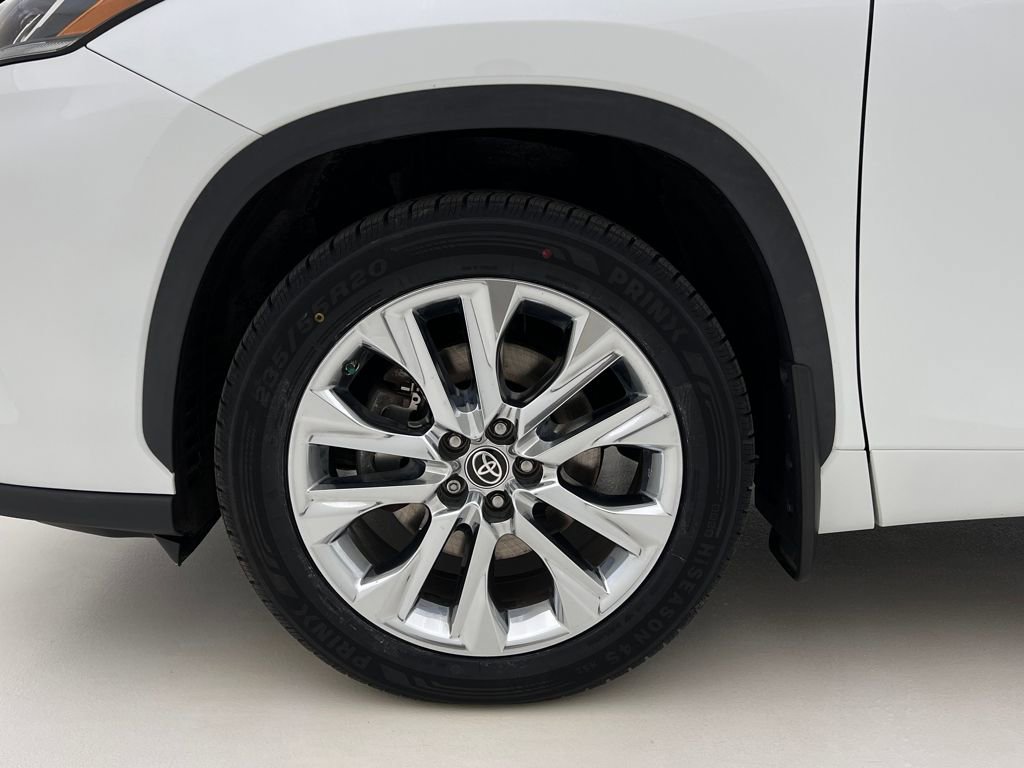 Used 2023 Toyota Highlander Limited image 26
