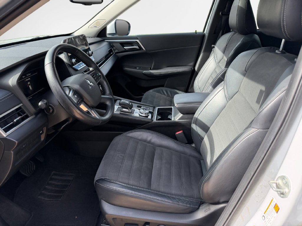 Used 2022 Mitsubishi Outlander SE AWD/4WD image 12