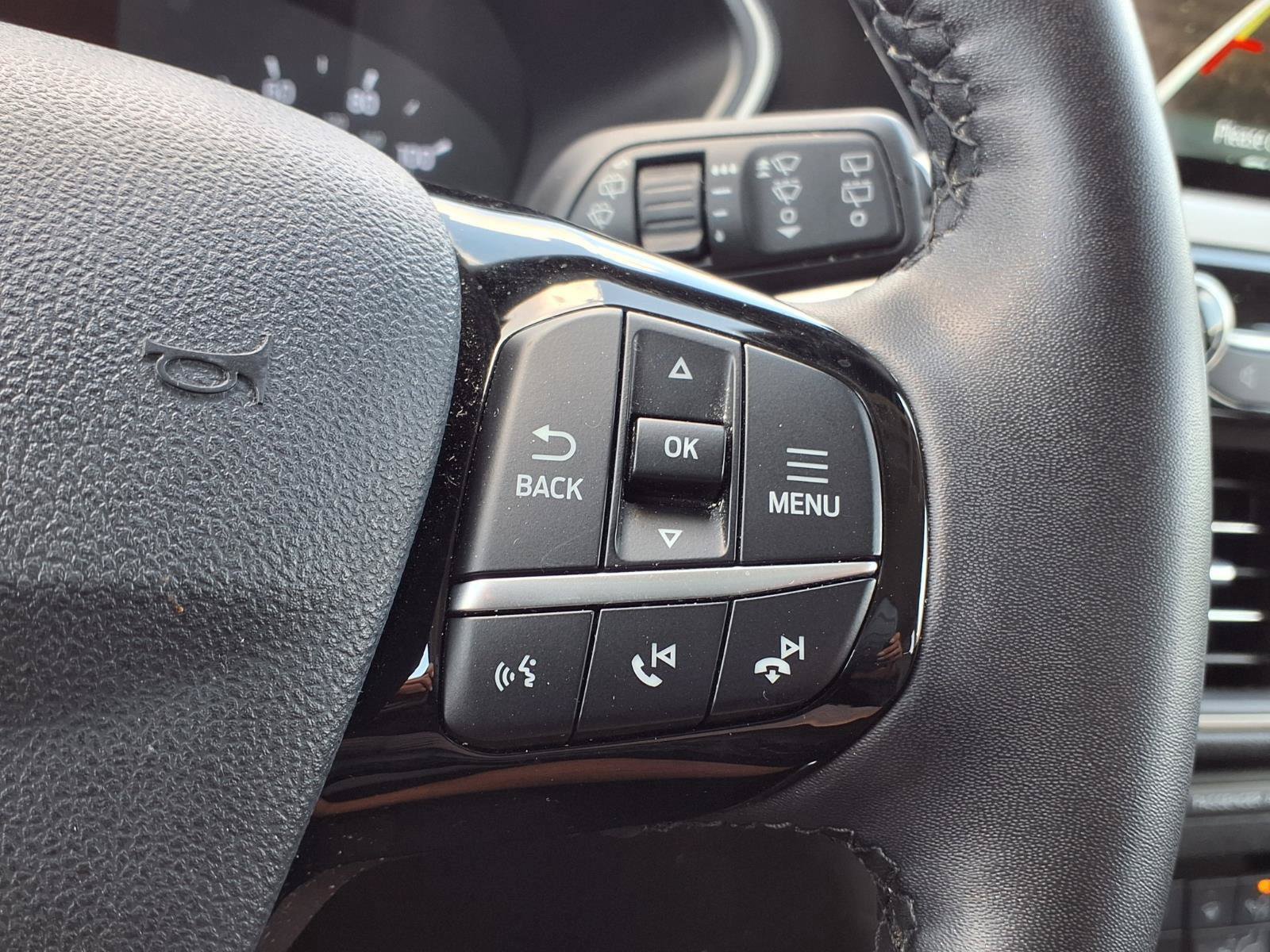 Used 2022 Ford Escape SE w/ SE Sport Appearance Package FWD image 13