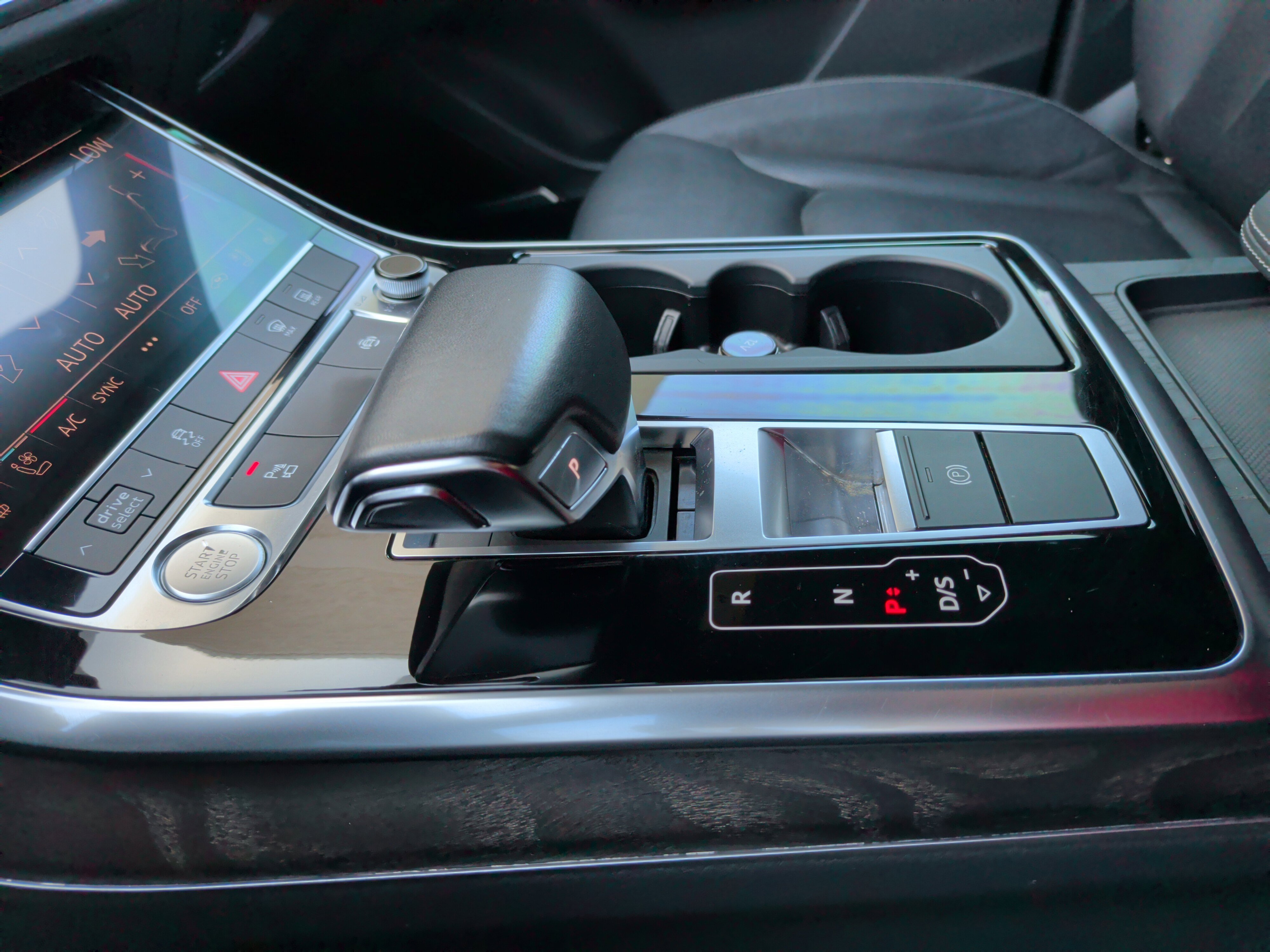 Used 2019 Audi Q8 Premium Plus w/ Premium Plus image 26