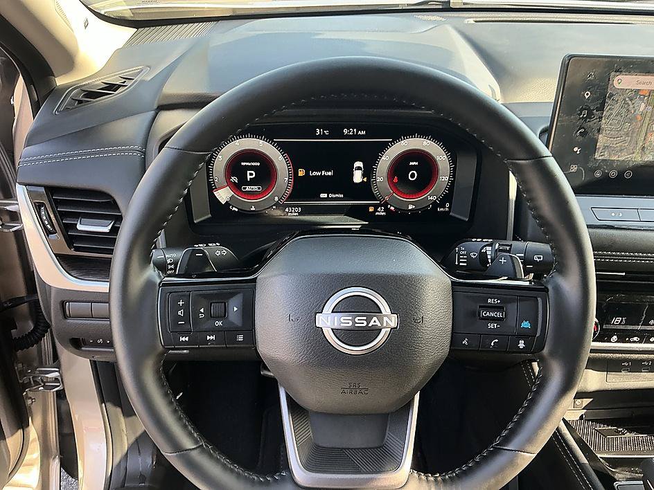 Certified 2025 Nissan Rogue Platinum AWD/4WD image 14