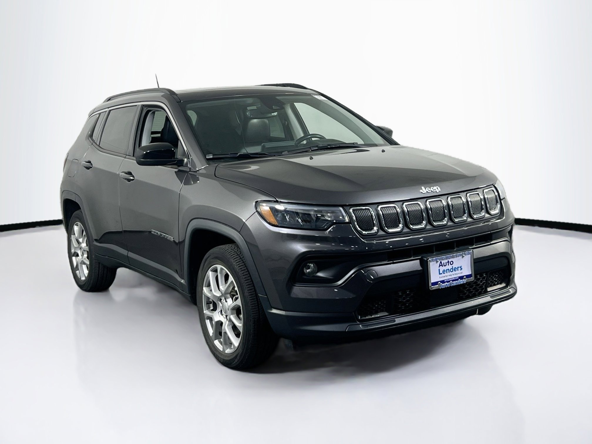 Used 2022 Jeep Compass Latitude w/ Sun and Sound Group image 3