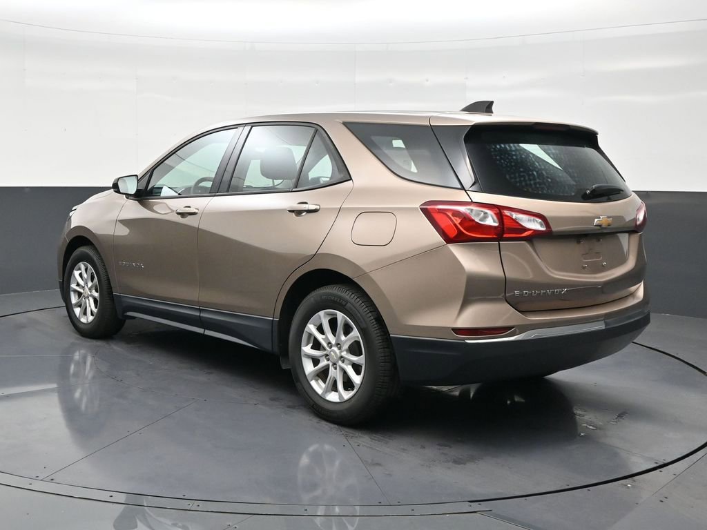 Used 2018 Chevrolet Equinox LS image 3