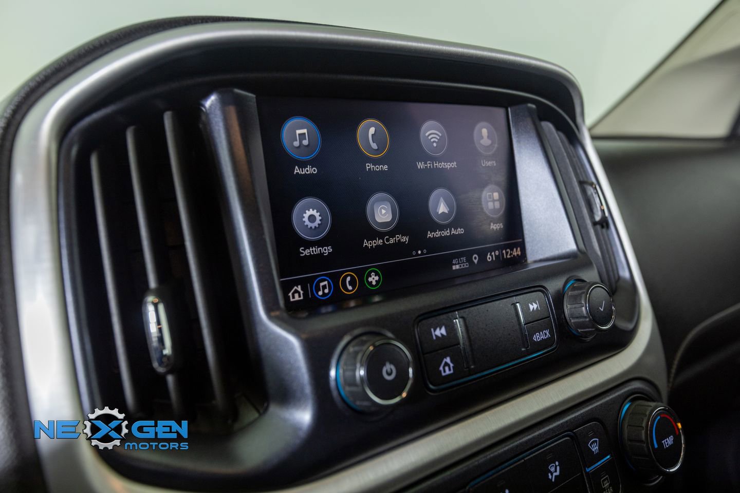 Used 2020 GMC Canyon SLE w/ Elevation Edition image 17