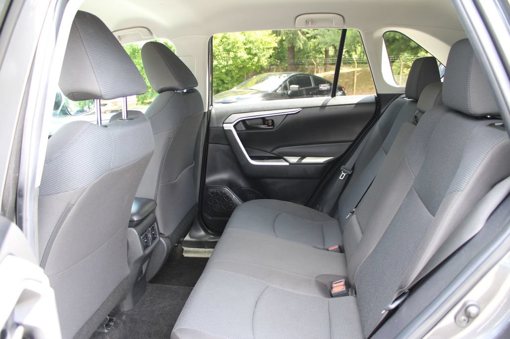 Used 2023 Toyota RAV4 LE AWD/4WD image 12