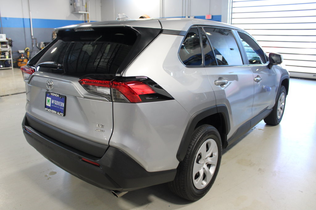 Used 2025 Toyota RAV4 LE AWD/4WD image 22