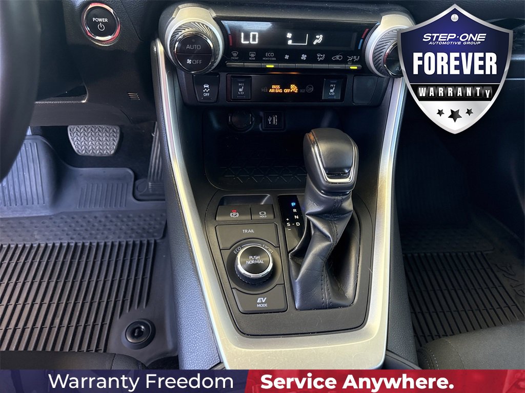 Used 2024 Toyota RAV4 SE image 26