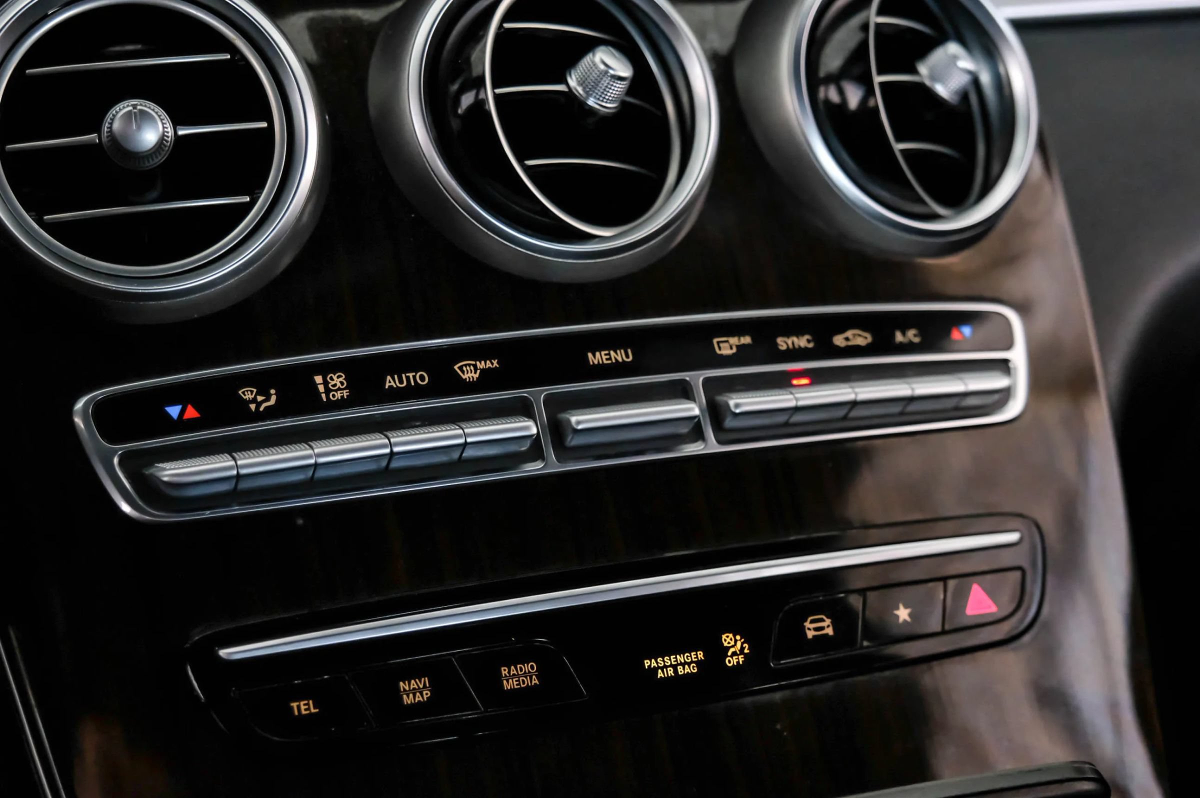 Used 2020 Mercedes-Benz GLC 300 4MATIC image 28