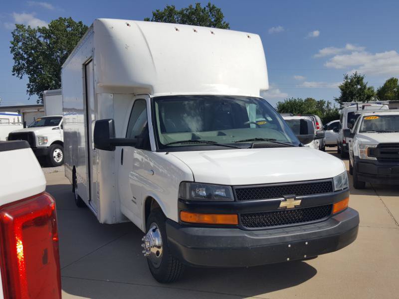 Used 2023 Chevrolet Express 4500 Extended w/ Power Convenience Package RWD image 5
