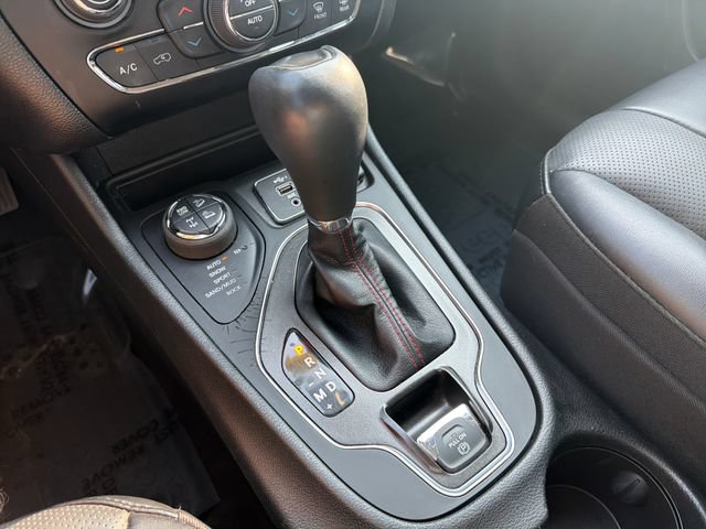 Used 2022 Jeep Cherokee Trailhawk w/ Premium Leather Package AWD/4WD image 25