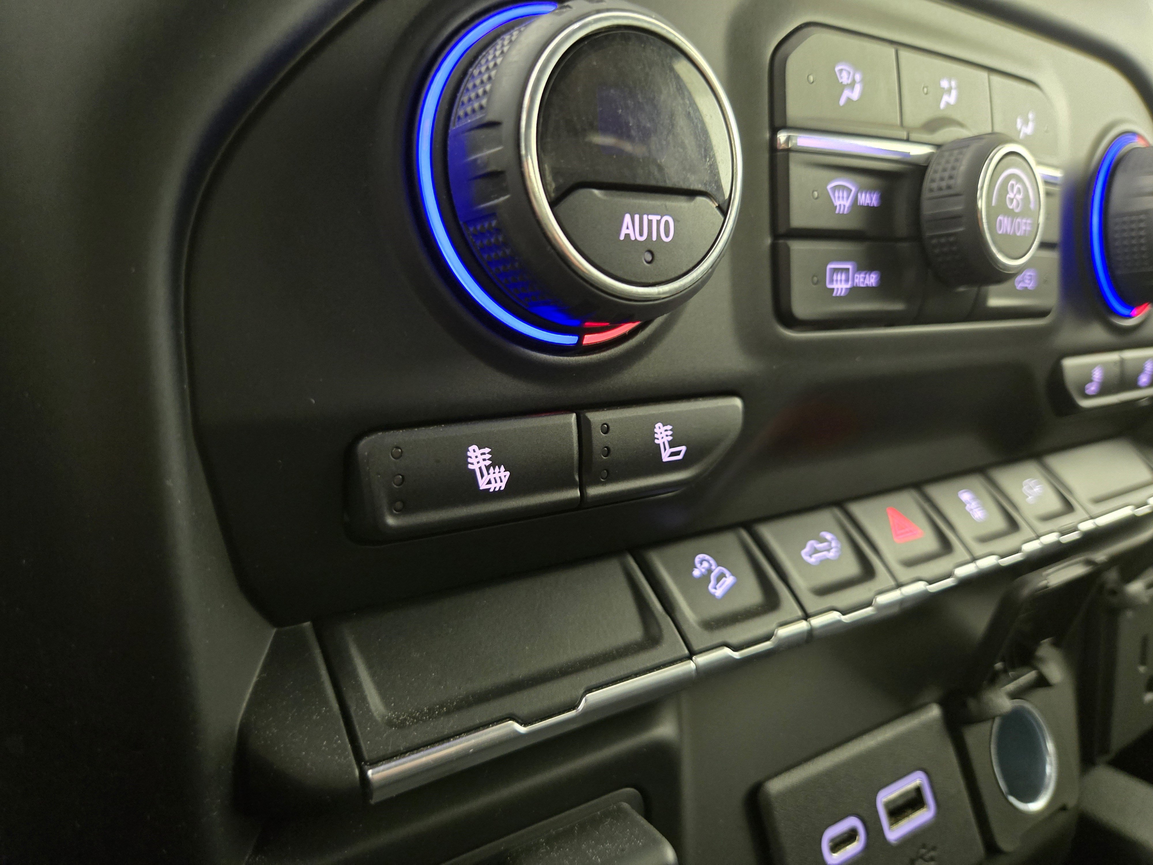 Used 2022 Chevrolet Silverado 1500 LT Trail Boss w/ Convenience Package II image 27