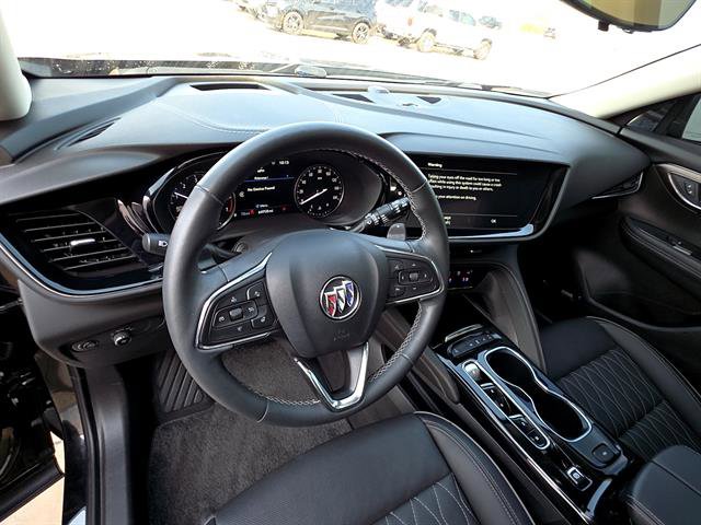 Used 2023 Buick Envision Avenir image 12