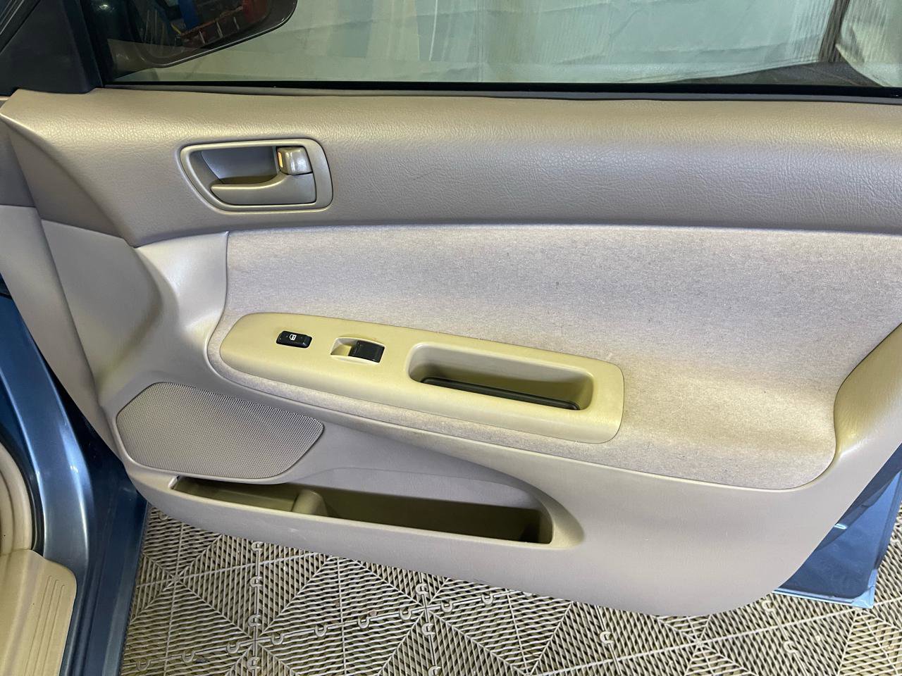 Used 2002 Toyota Camry LE FWD image 12