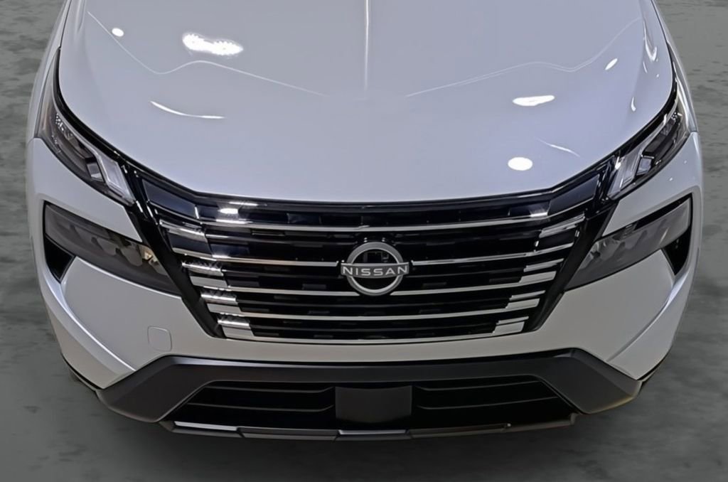 Certified 2025 Nissan Rogue S image 16