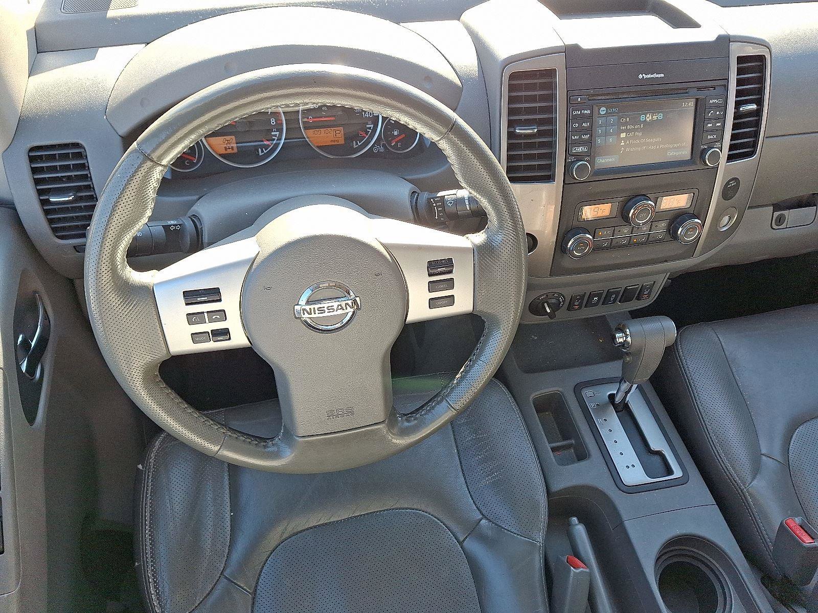 Used 2014 Nissan Frontier SL w/ SL Moonroof Package image 11