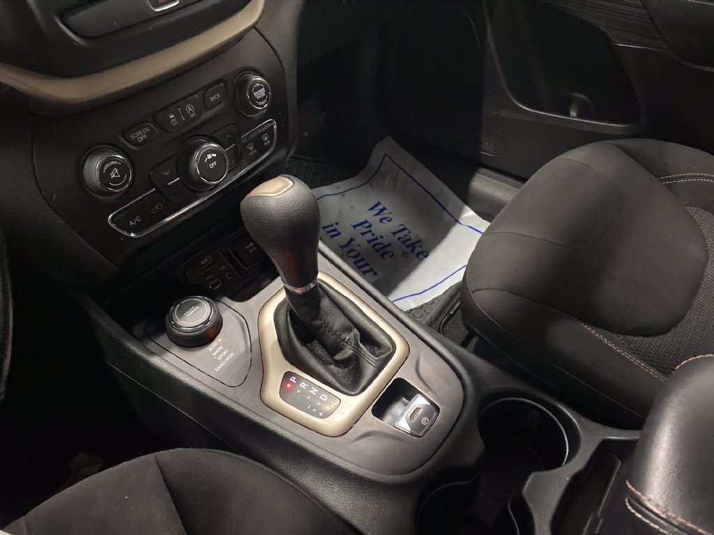 Used 2022 Jeep Compass Limited AWD/4WD image 21