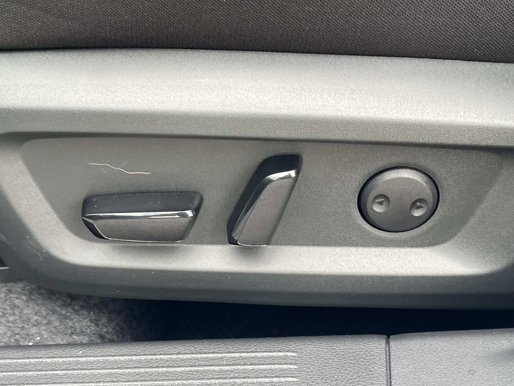 New 2026 Nissan Rogue SV w/ Cold Weather Package AWD/4WD image 19