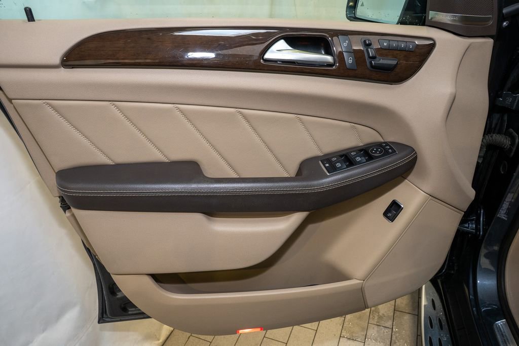 Used 2015 Mercedes-Benz GL 450 4MATIC image 13