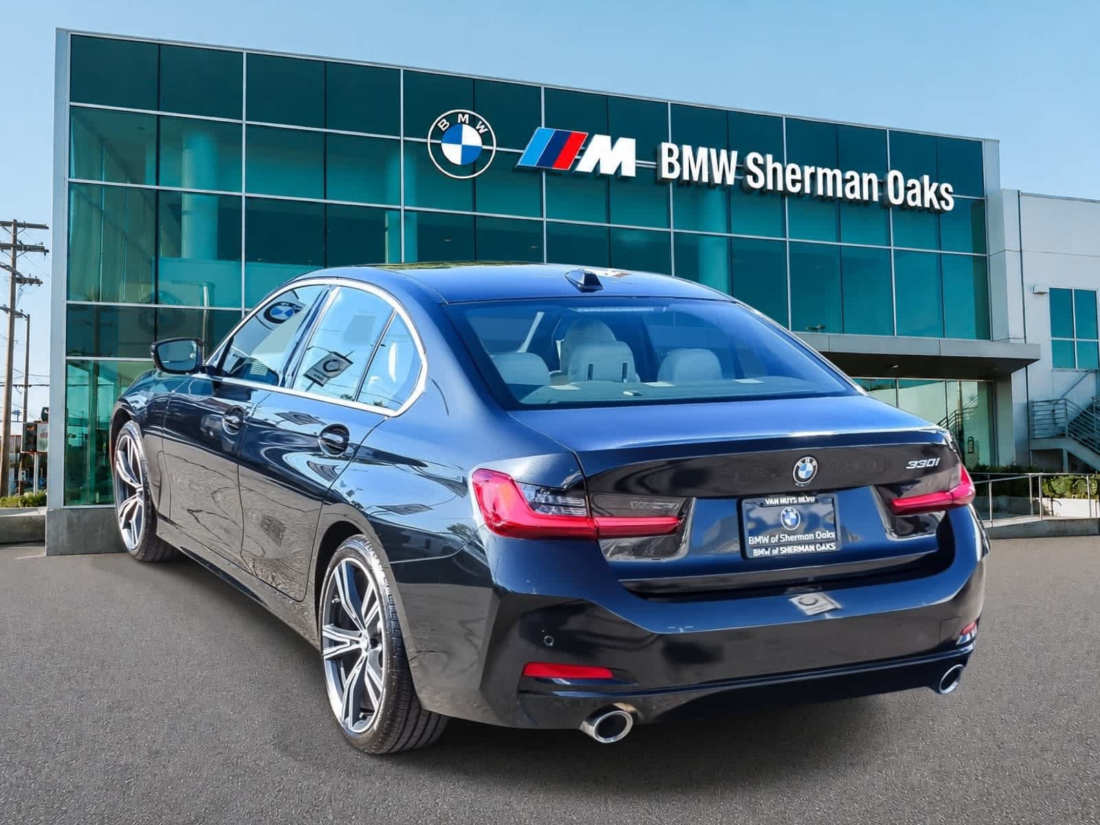 Used 2024 BMW 330i Sedan w/ Convenience Package RWD image 6