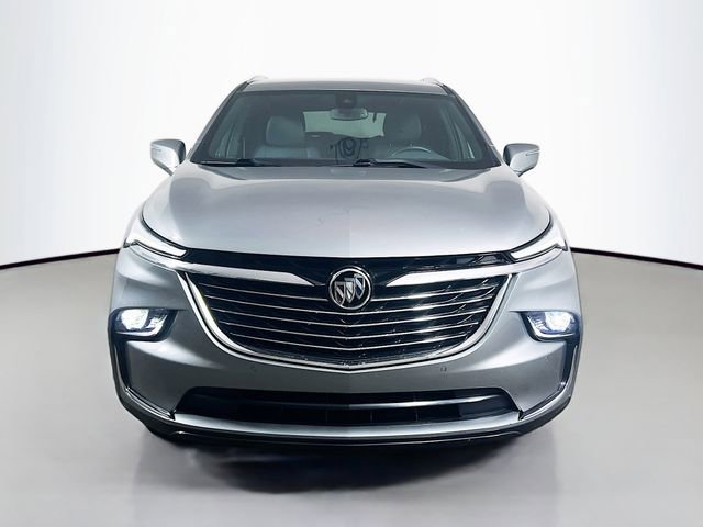 Used 2023 Buick Enclave Essence image 2