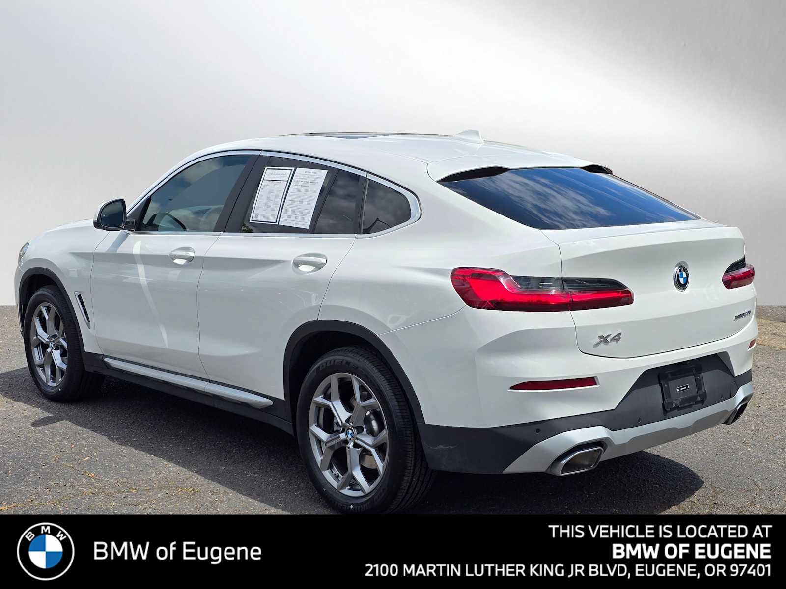 Used 2025 BMW X4 xDrive30i AWD/4WD image 5
