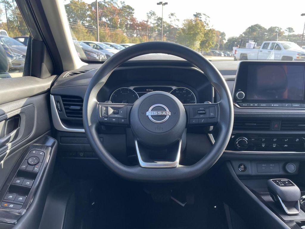 Used 2024 Nissan Rogue S image 11