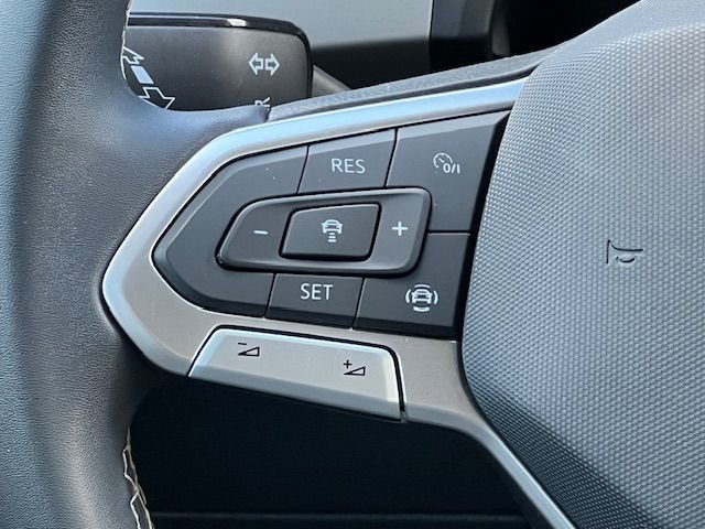 Used 2023 Volkswagen Atlas SE image 25