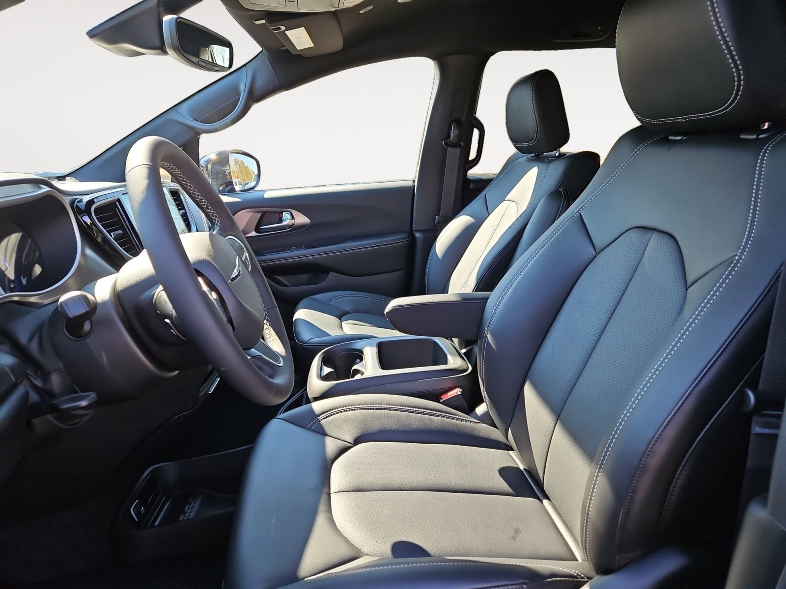 New 2026 Chrysler Pacifica Select image 9