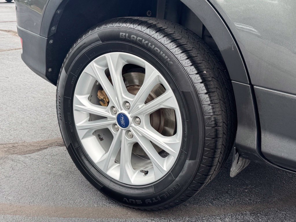 Used 2017 Ford Escape SE w/ SE Cold Weather Package FWD image 24