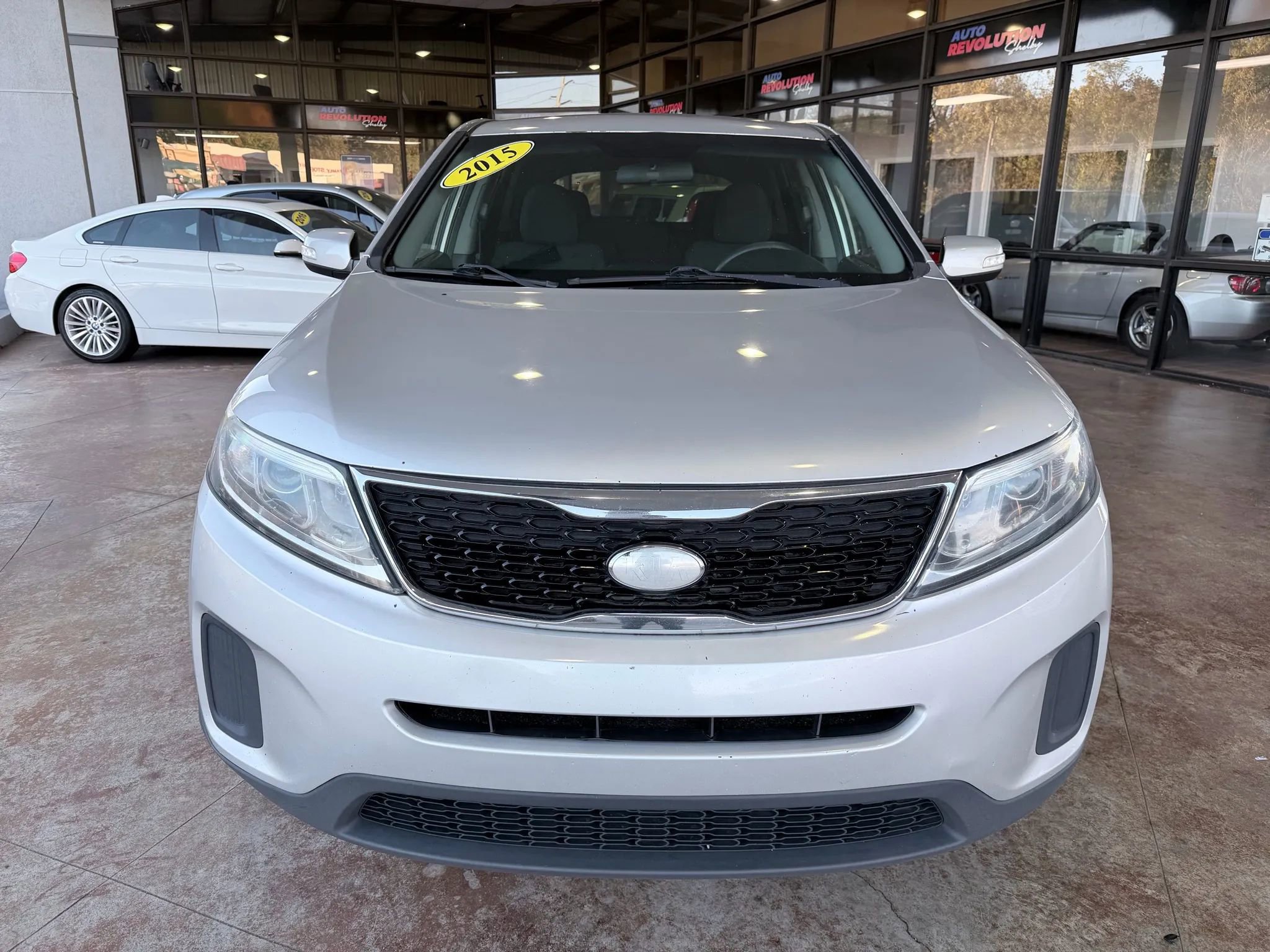Used 2015 Kia Sorento LX image 2